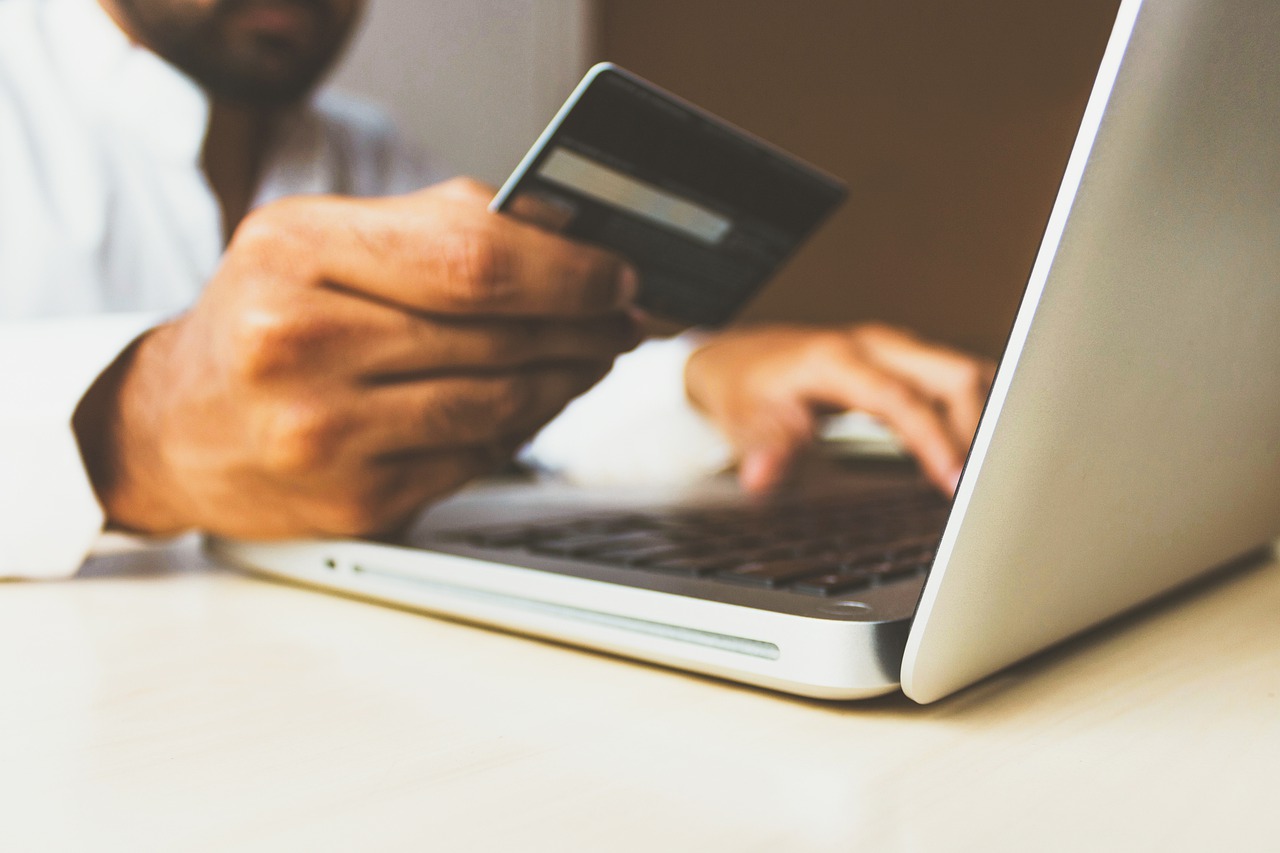 The Dos and Don’ts of Borrowing Money Online
