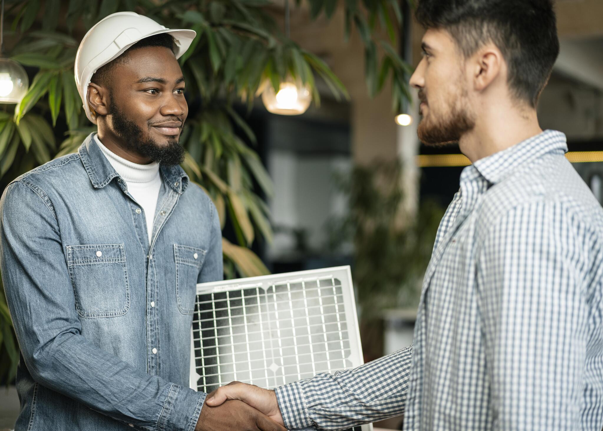 Navigating the Pros and Cons of Solar Dealers