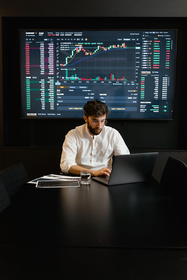 Spectrum Cable: Enhancing Internet Applications with Blockchain