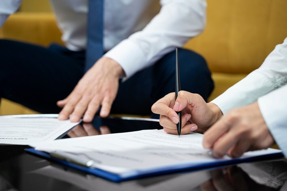 How to Negotiate the Best Terms for Your Dealer Program Contract